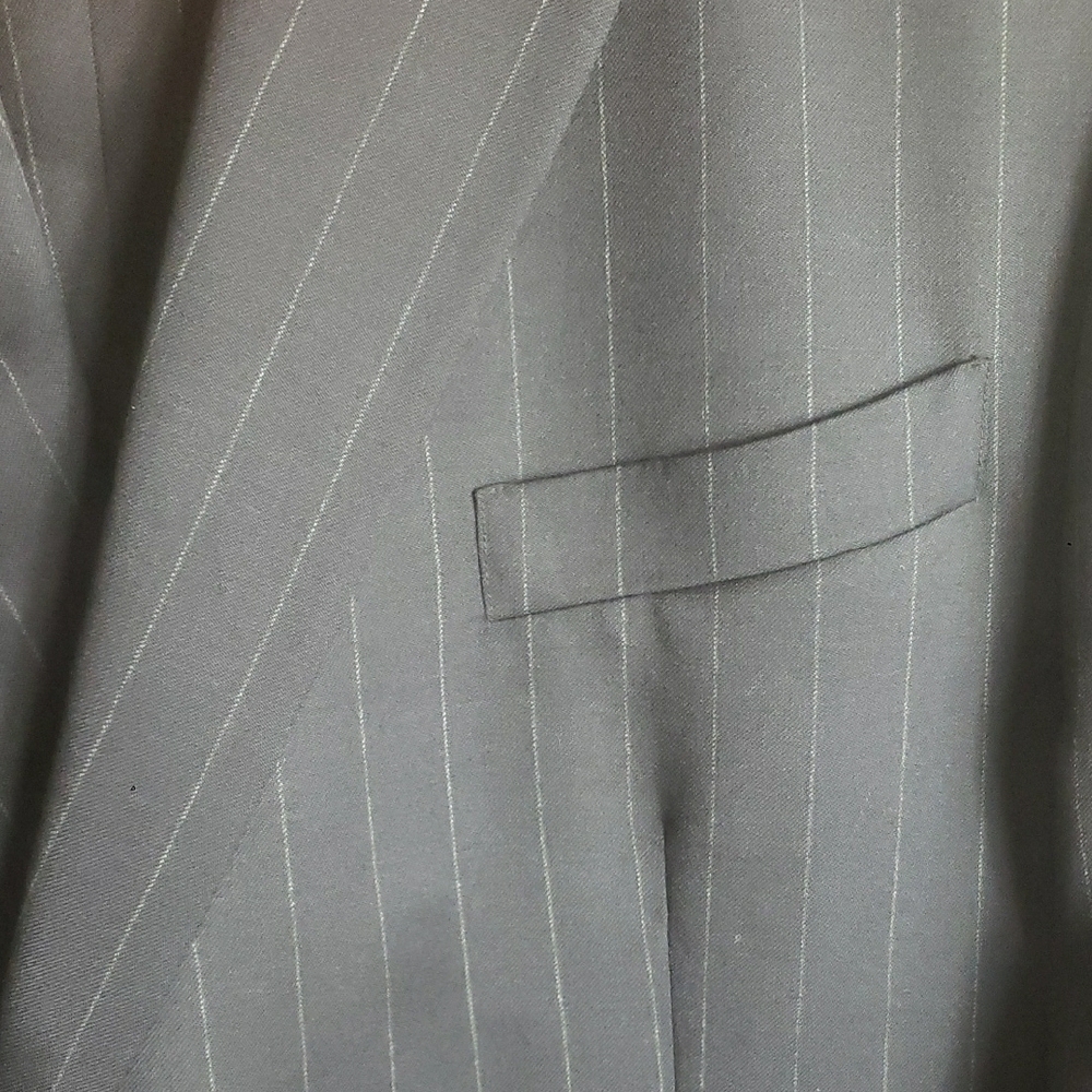 Botany 500 Men's Navy Pinstripe Wool Suit 48L Formal